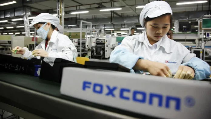 Foxconn Hires 50,000 Workers to Boost iPhone 16 Production